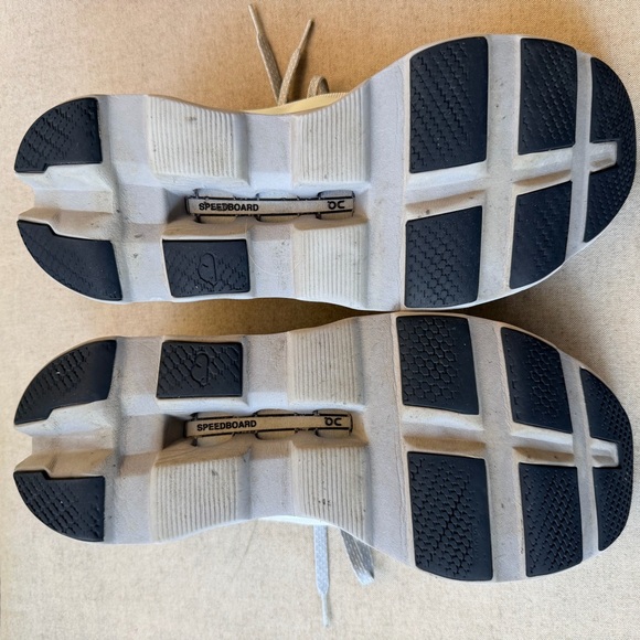 On Running Gray Athletic Shoes Cloud Monster - Picture 4 of 4